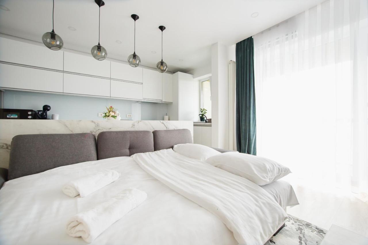 Elegant & Spacious - Central Apartment ออราแด ภายนอก รูปภาพ