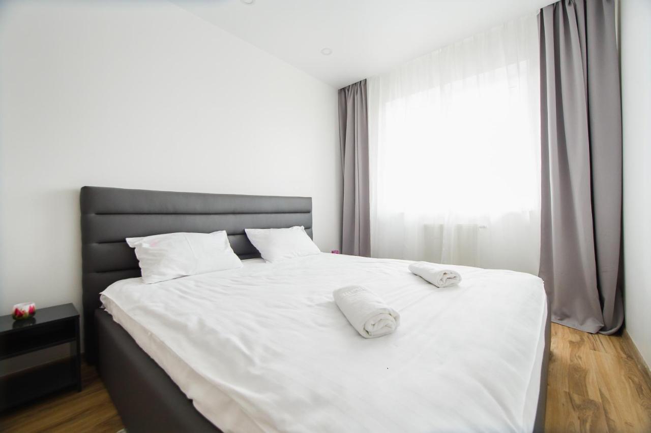 Elegant & Spacious - Central Apartment ออราแด ภายนอก รูปภาพ