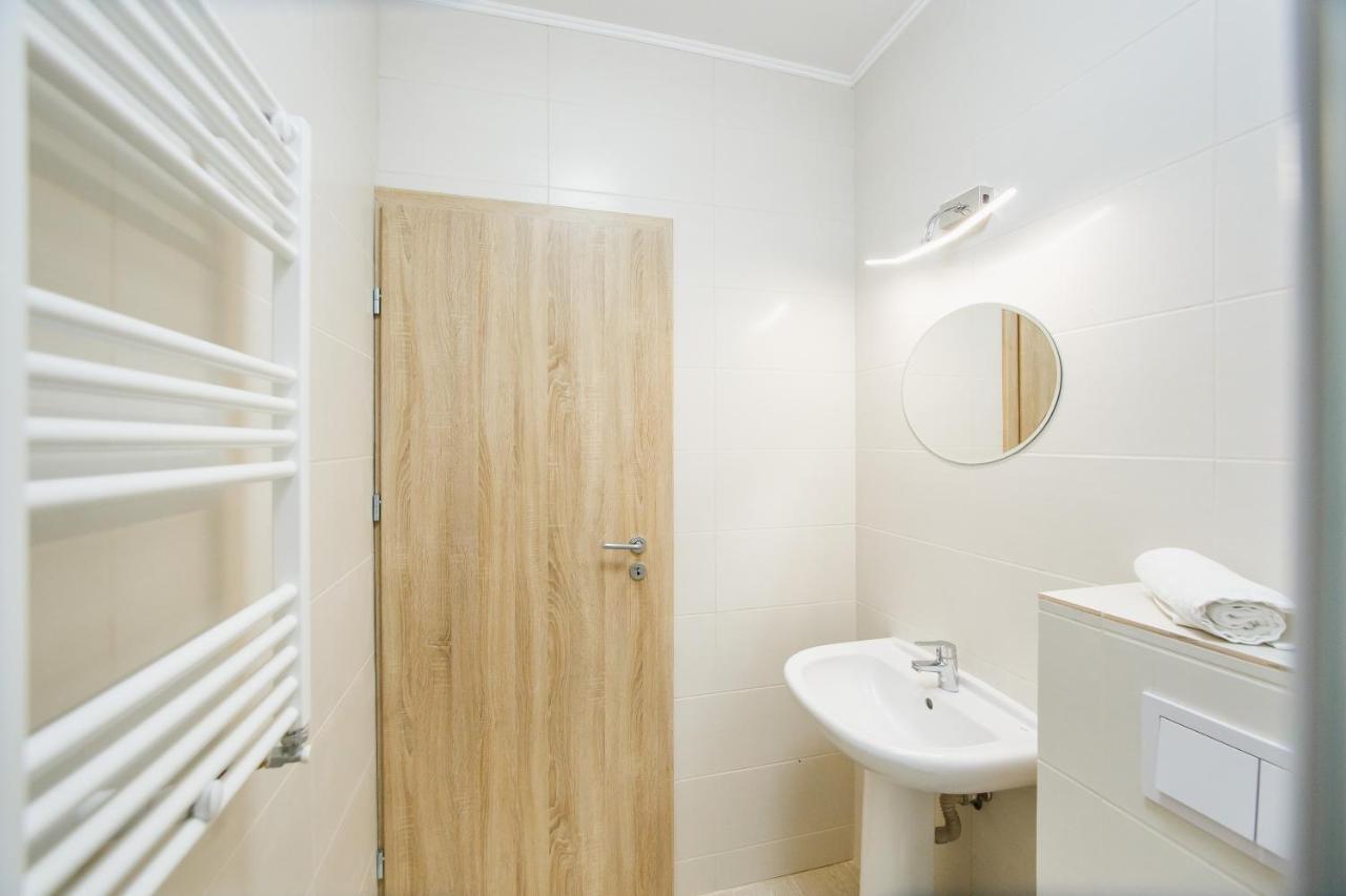 Elegant & Spacious - Central Apartment ออราแด ภายนอก รูปภาพ