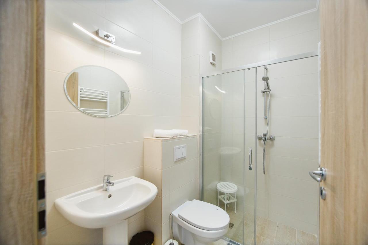 Elegant & Spacious - Central Apartment ออราแด ภายนอก รูปภาพ