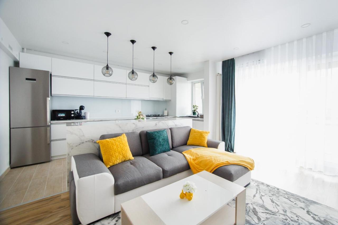 Elegant & Spacious - Central Apartment ออราแด ภายนอก รูปภาพ