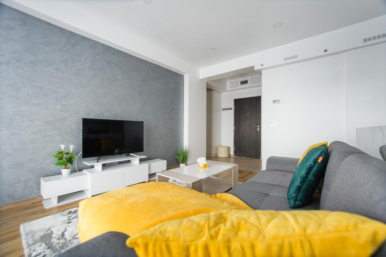 Elegant & Spacious - Central Apartment ออราแด ภายนอก รูปภาพ