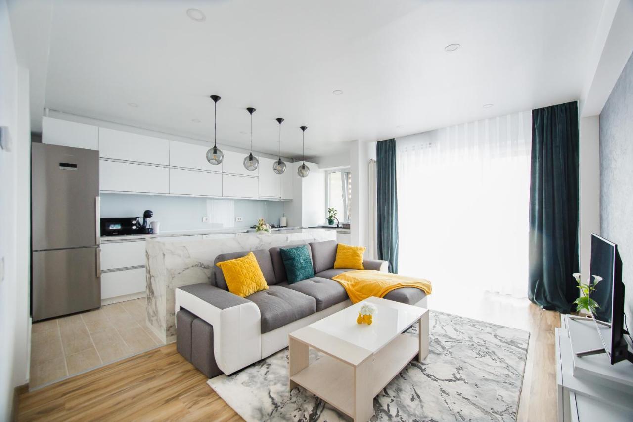 Elegant & Spacious - Central Apartment ออราแด ภายนอก รูปภาพ
