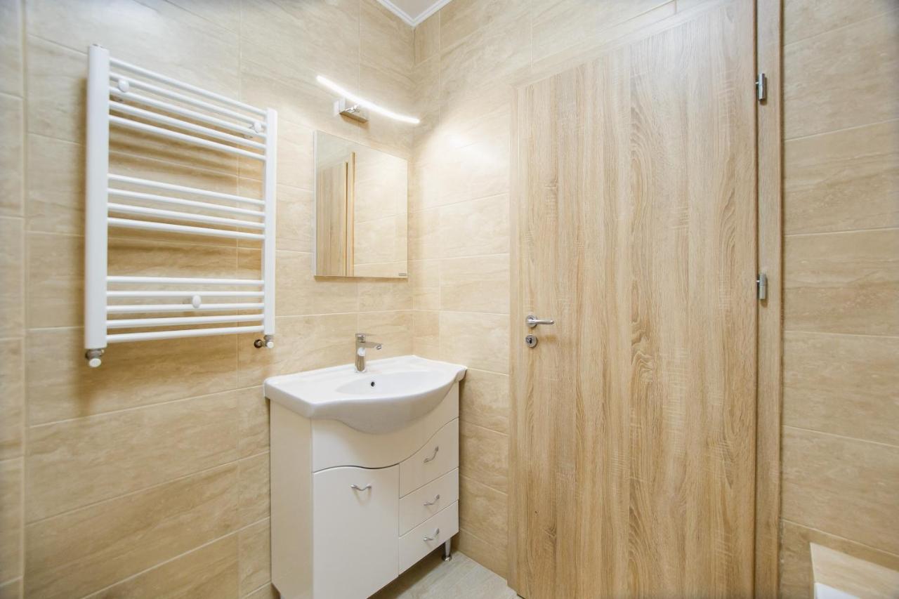 Elegant & Spacious - Central Apartment ออราแด ภายนอก รูปภาพ