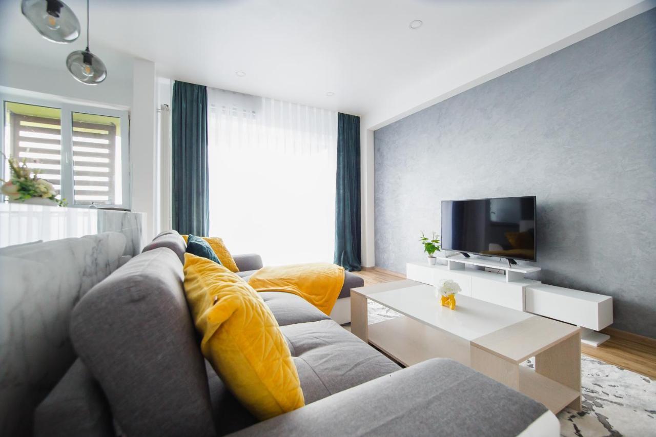 Elegant & Spacious - Central Apartment ออราแด ภายนอก รูปภาพ